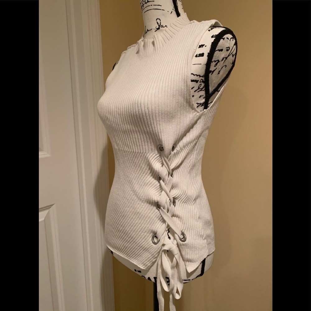 EXPRESS Ribbed Sleeveless Top - Picture 4 of 4